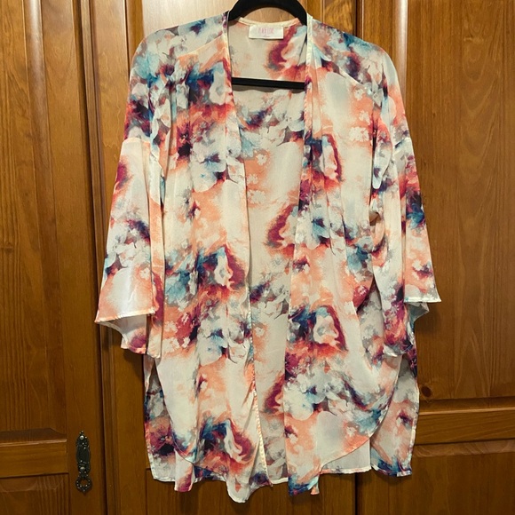 Peach Love California Tops - Lush Multicolor Floral Kimono Top‎